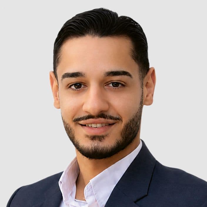 Finanzberater Hossein Esfahani
