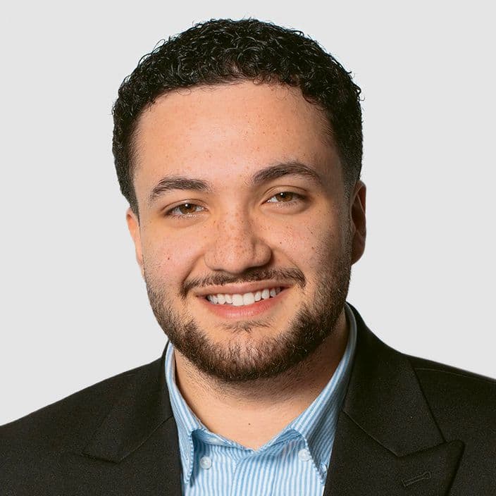 Finanzberater Kasra Massoud